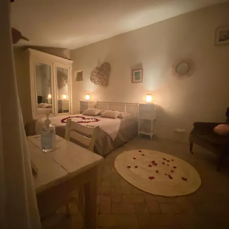 Rue Du Chateau Bed & Breakfast