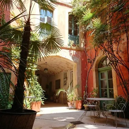 Bed & Breakfast Rue Du Chateau Tarascon